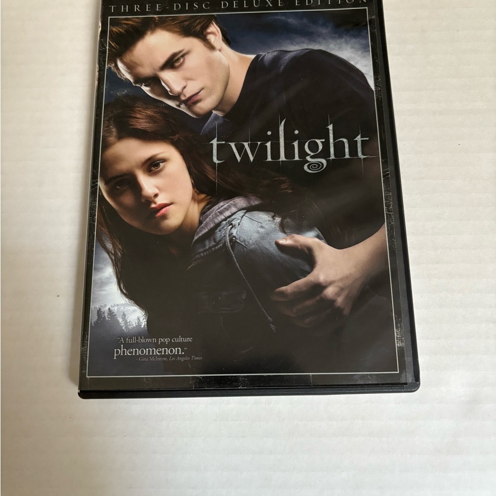 Twilight Three-Disc Deluxe Edition DVD